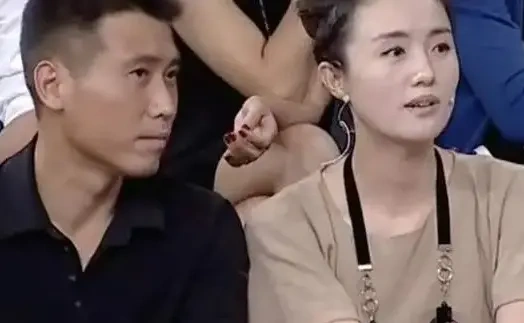男闺蜜李乃文露面戴口罩难掩憔悴