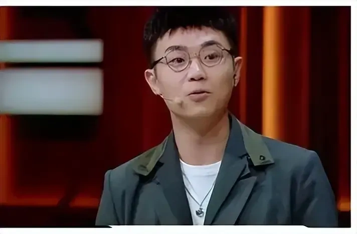 从争议中走来，以作品书写成长与蜕变