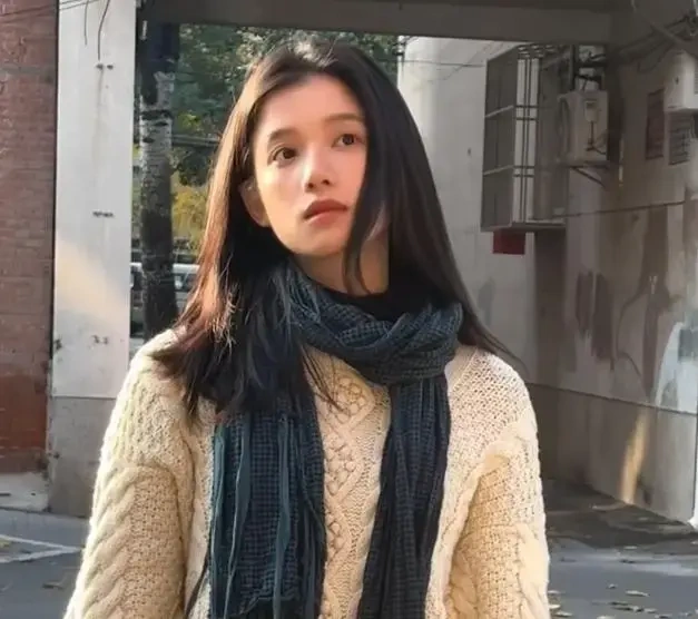 李湘富态自信与娱乐圈减肥风形成反差