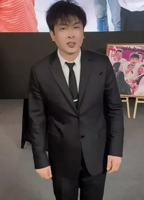辛巴第五次宣布永久退播引争议，疑与 &ldquo;毒卫生巾&rdquo; 事件有关