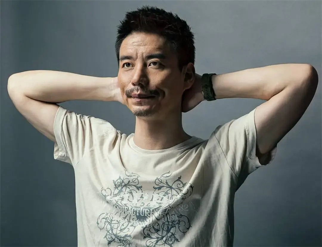 一人手握6部电影，50岁的杨皓宇