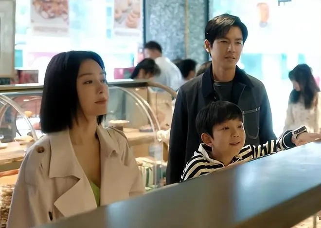 《亦舞之城》：中偶剧的酸涩感，藏在重逢与留白里
