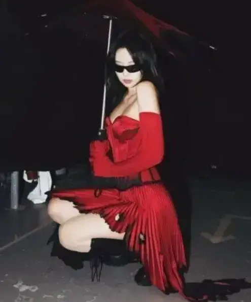 顶流女团的 &ldquo;随性&rdquo;，为何戳中普通人的敏感神经？