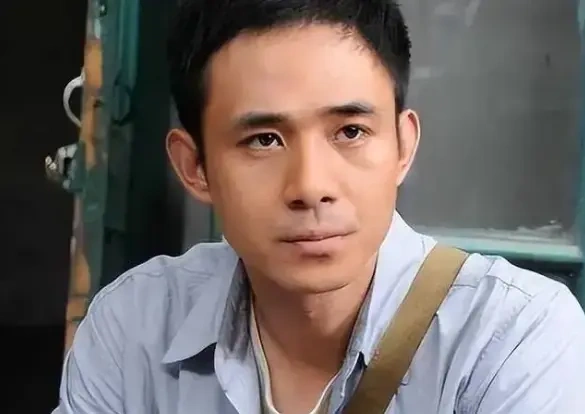 住美宅开路虎，洗旧车吃盒饭，这才是中年最清醒的活法