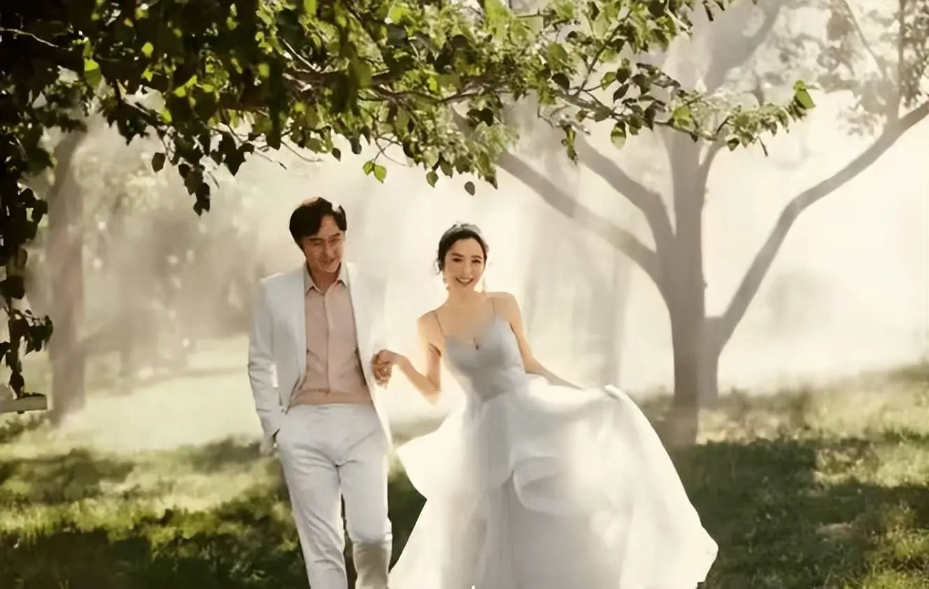 冯雷隐婚 8 年终曝光！
