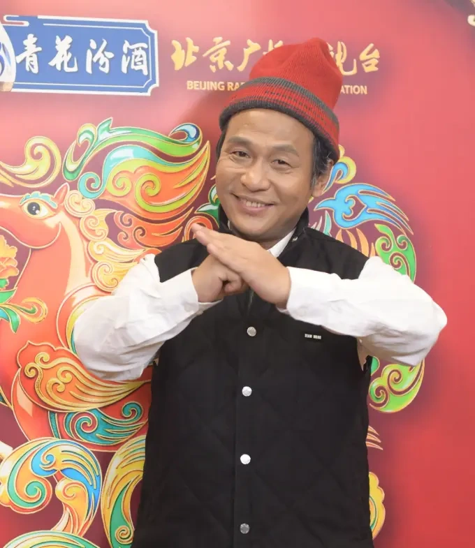 周深北京春晚清唱《小美满》，无伴奏也能甜透人心