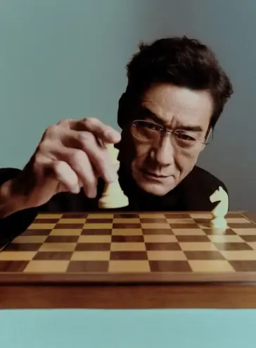 聚光灯下的平凡：年度面孔背后的时代初心