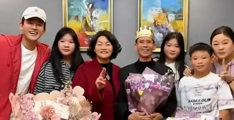 欧豪返乡宴客：大平层藏孝心