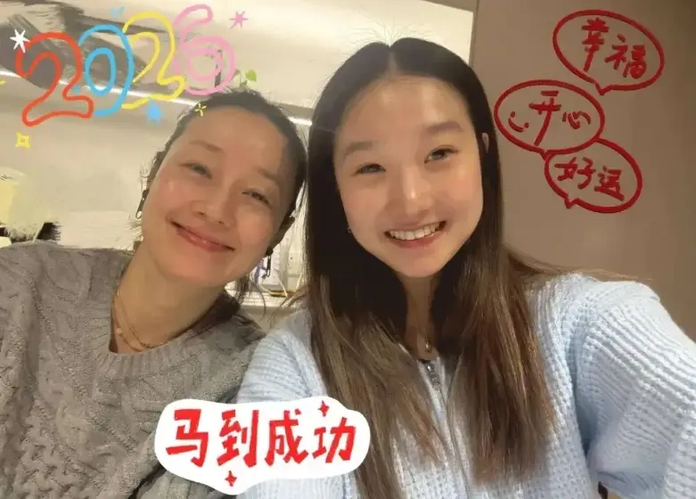 离婚6年，49岁马伊琍逆风翻盘