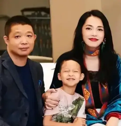 姚晨曹郁官宣离婚，这才是娱乐圈分手的最高体面