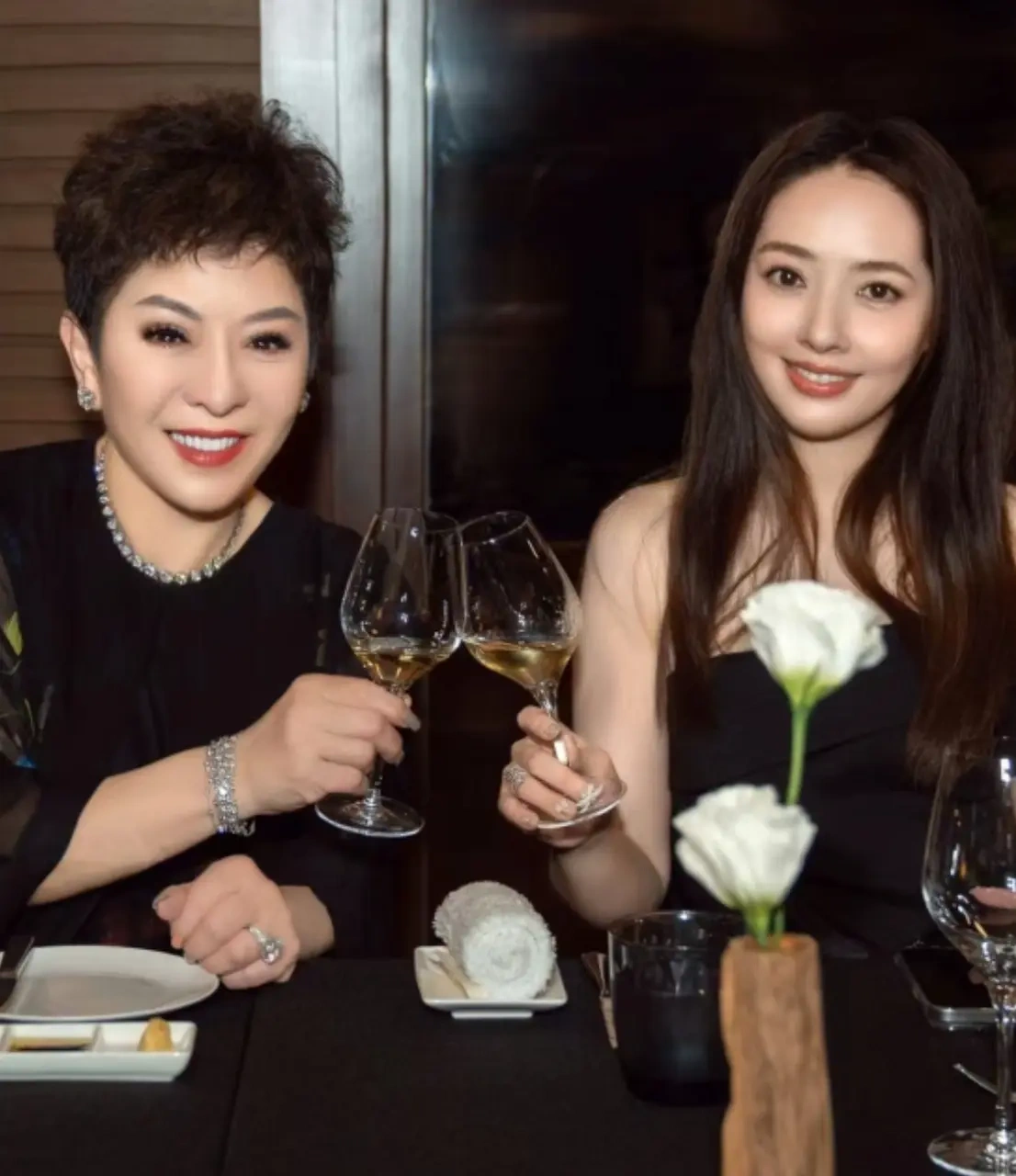 向太自曝给郭碧婷买地全花零用钱，不动家庭存款，网友：这零花钱也太厚了