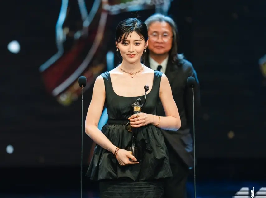 邓涛爆冷拿下金像奖最佳新演员，《女孩不平凡》演技出圈！