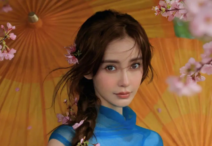 Angelababy 登瑞丽五月刊封面，点黛落樱演绎江南水墨风华