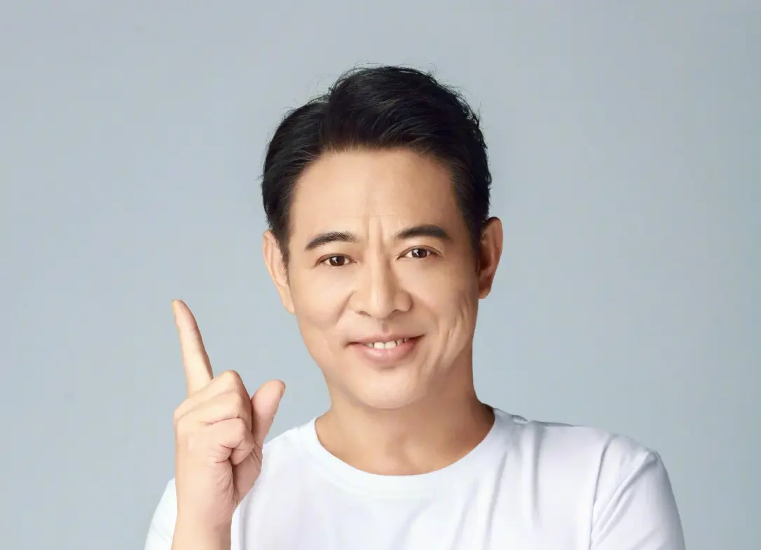 李连杰再回应换心脏等谣言：死都被人说过好多次，拿年轻武僧说事是二次伤害