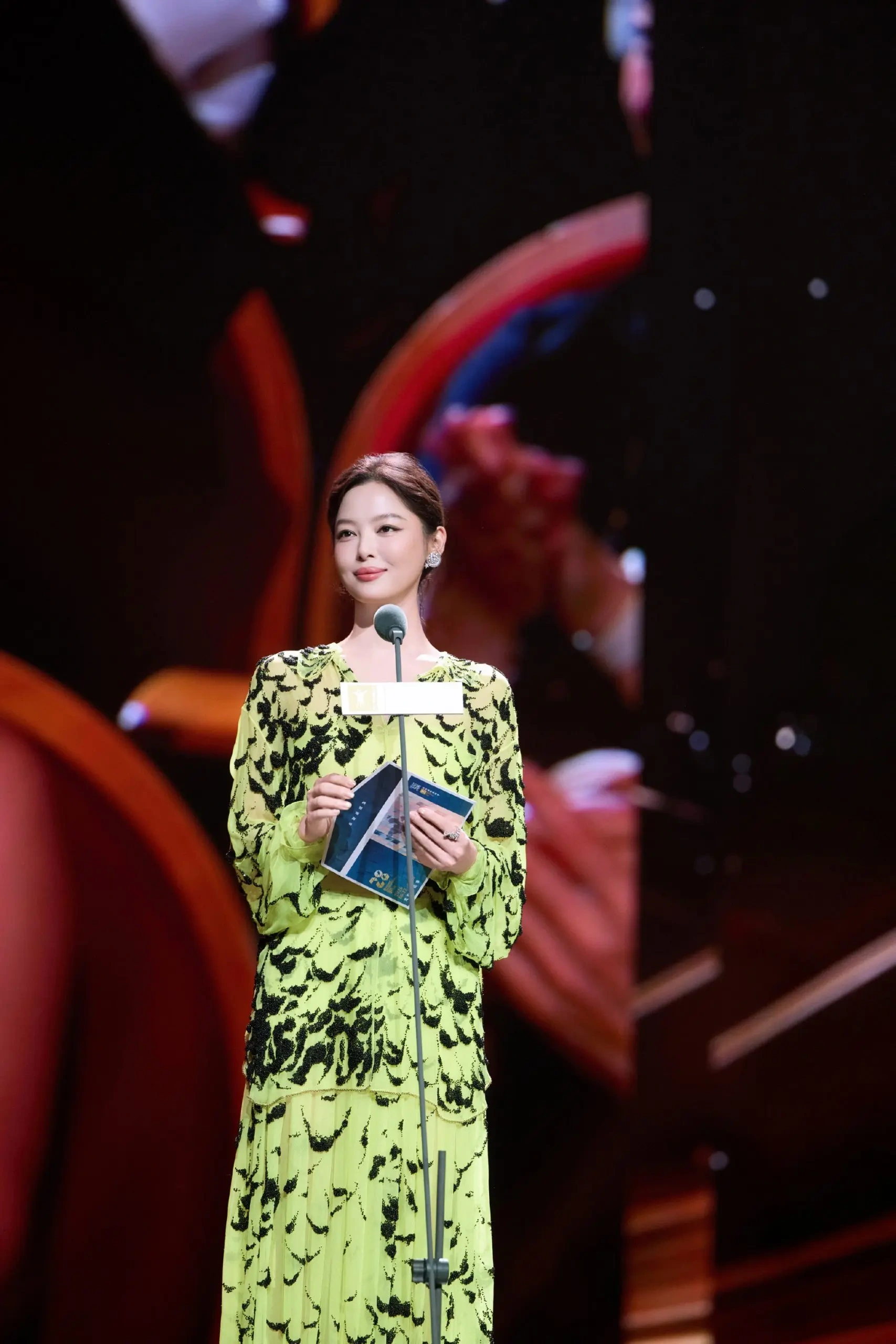 辛芷蕾方发声明否认&ldquo;抢占C位&rdquo;，称系恶意截帧捏造已委托律师取证